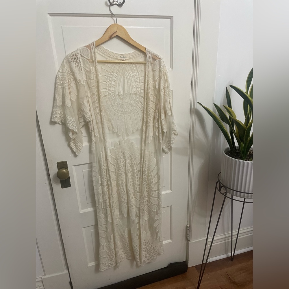 Rebellion again cream lace shall duster size Large